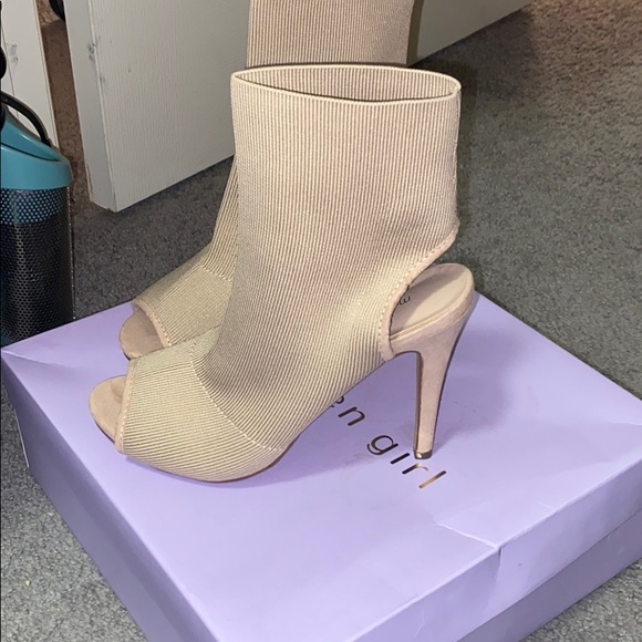 Madden girl peep toe sock booties! - Picture 2 of 3